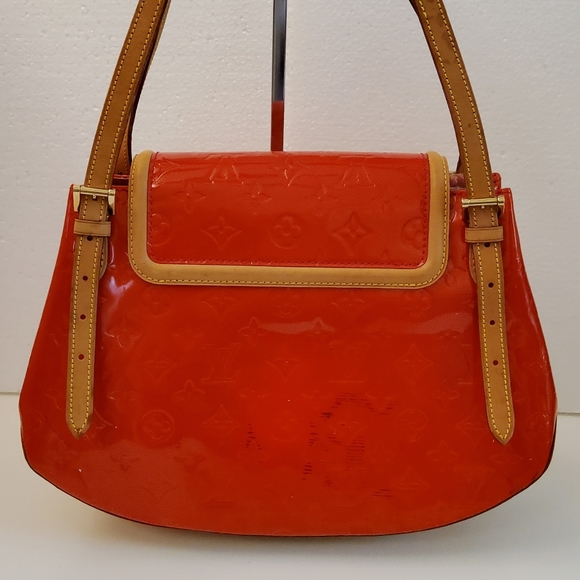 LOUIS VUITTON RED MONOGRAM VERNIS BISCAYNE BAY BAG - Picture 15 of 16